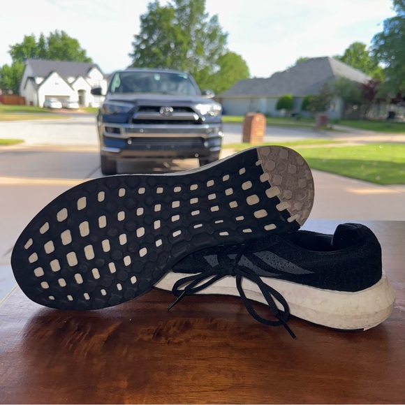 Adidas Women's Senseboost Go Running Shoe. - Picture 3 of 5